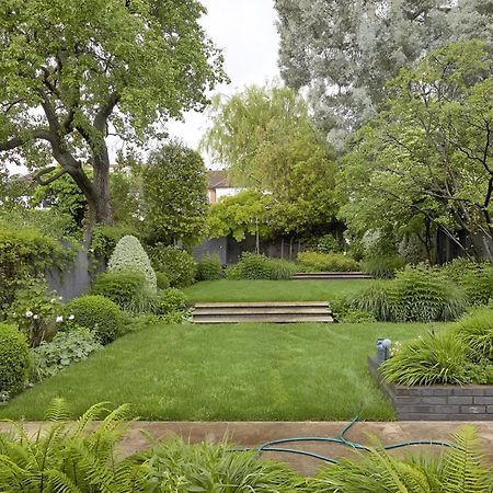 Unwind In Style 2Br With Cozy Backyard For Groups Lejlighed London Eksteriør billede