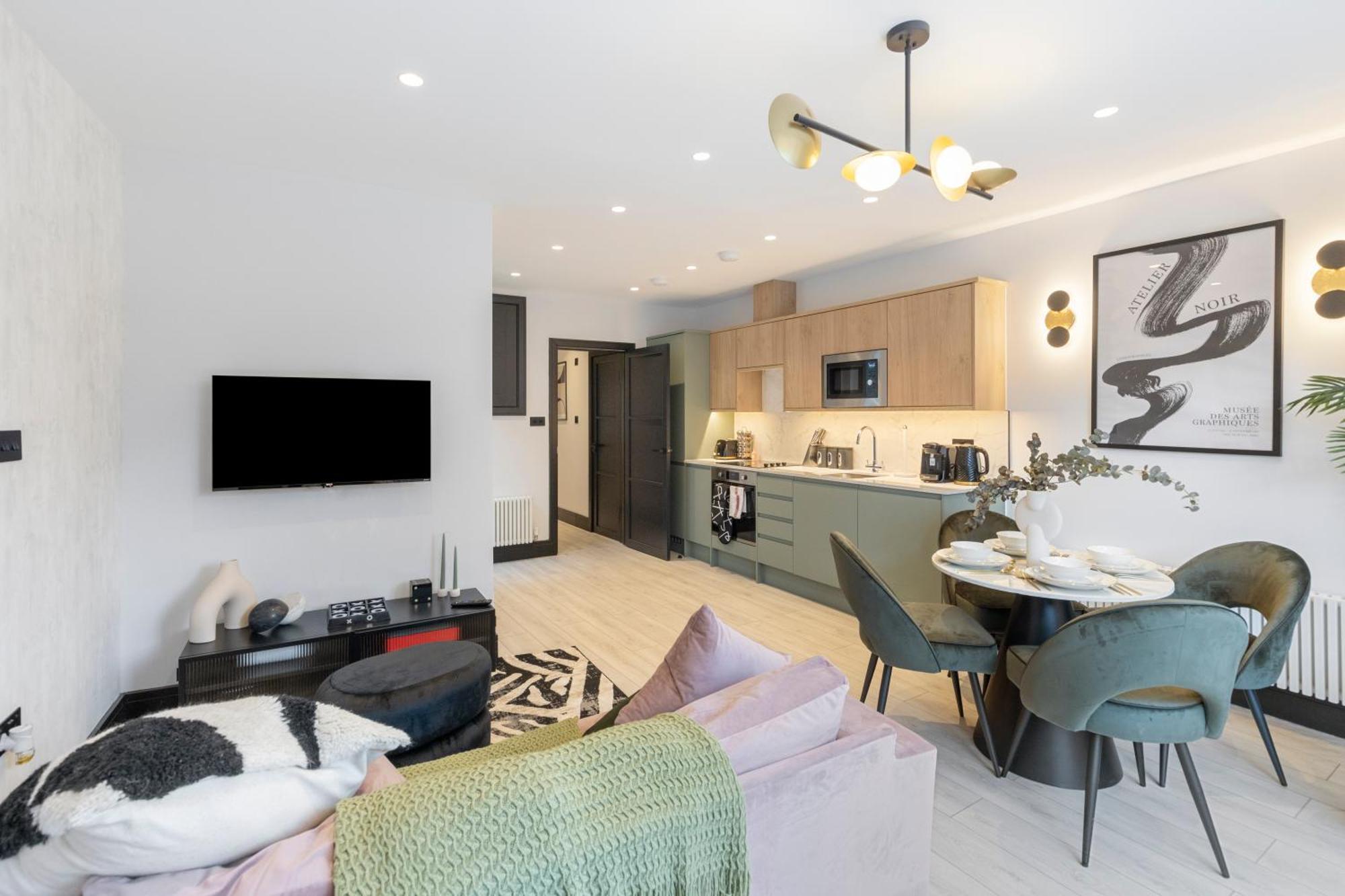 Unwind In Style 2Br With Cozy Backyard For Groups Lejlighed London Eksteriør billede