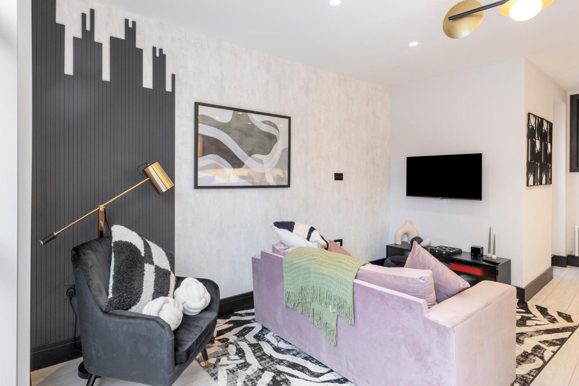 Unwind In Style 2Br With Cozy Backyard For Groups Lejlighed London Eksteriør billede