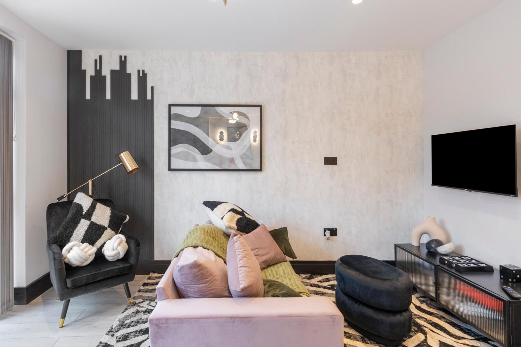 Unwind In Style 2Br With Cozy Backyard For Groups Lejlighed London Eksteriør billede